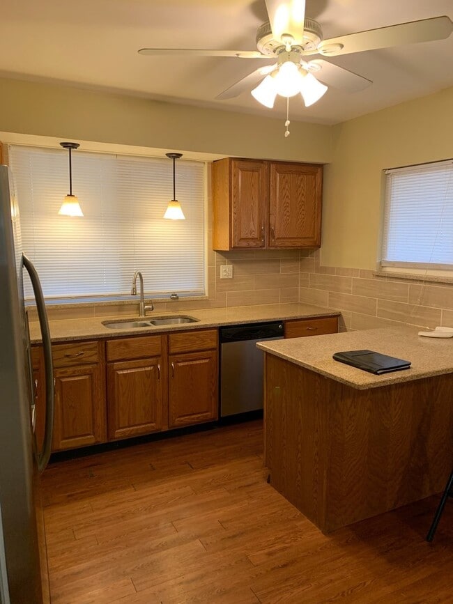 Building Photo - House for Rent in the Holly Hills Area