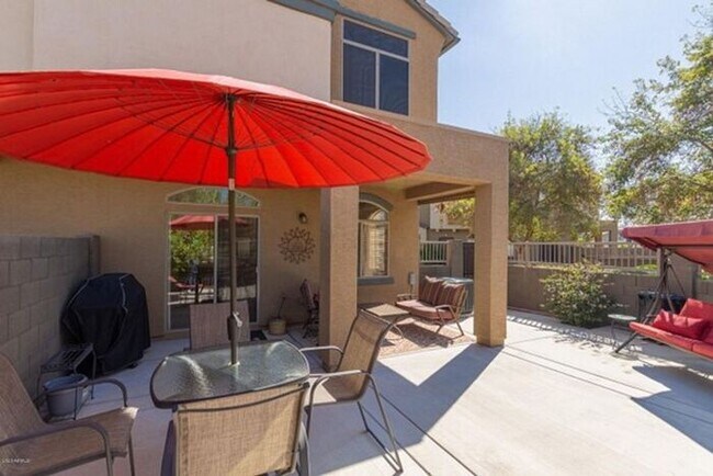 Building Photo - 2 Bedroom, 2.5 Bath Townhome Available NOW!