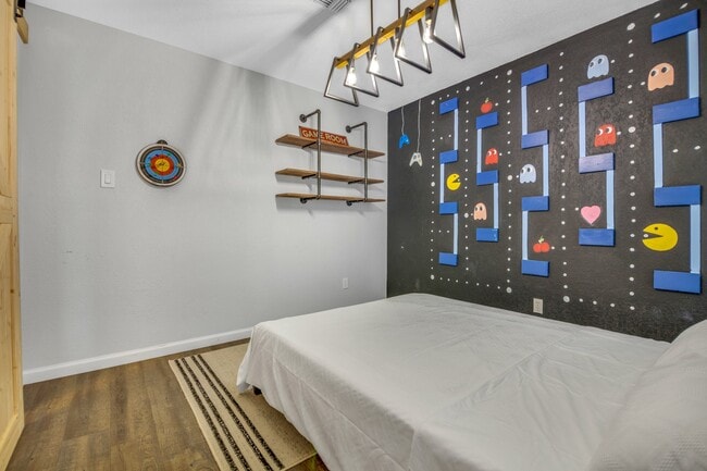 Building Photo - 13330 Trompilla Ln