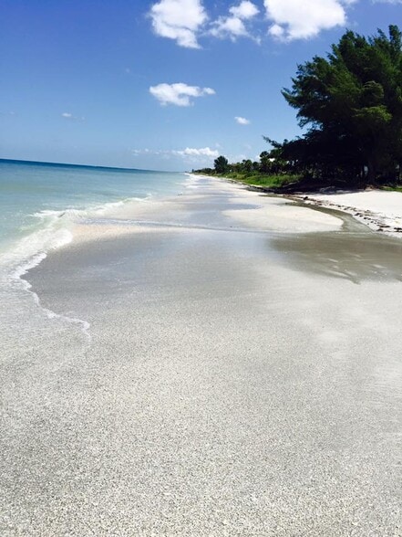 Building Photo - 245 Bel Forest Dr