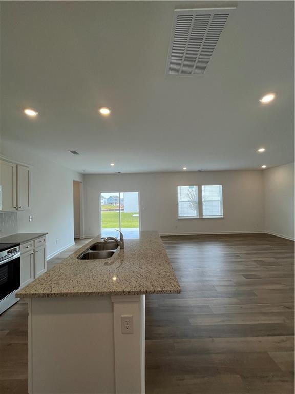 Building Photo - 543 Madison Lakeview Dr