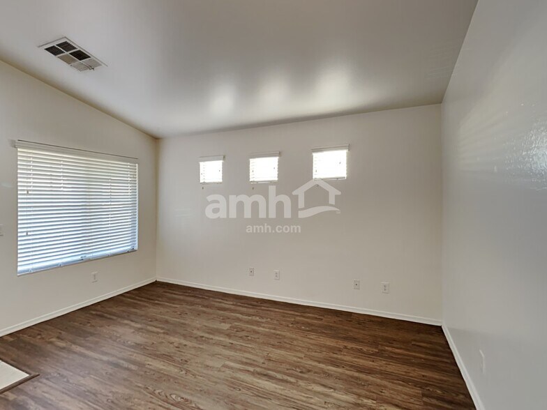 Building Photo - 1735 W Appaloosa Way