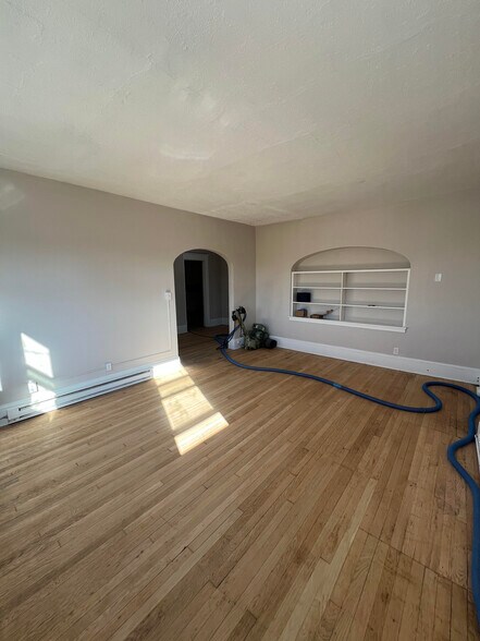 Building Photo - 1444 Woodland Ave NW