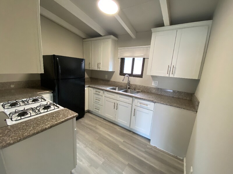 Building Photo - 2916 W Century Blvd