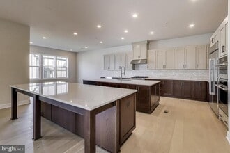 Building Photo - 6921 Renita Ln