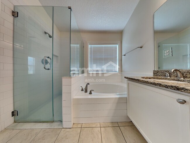 Building Photo - 3584 Shrewsbury Dr
