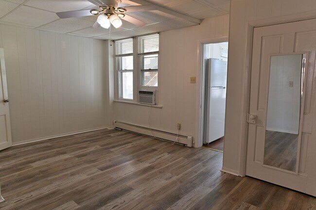 Building Photo - 42 E Locust St