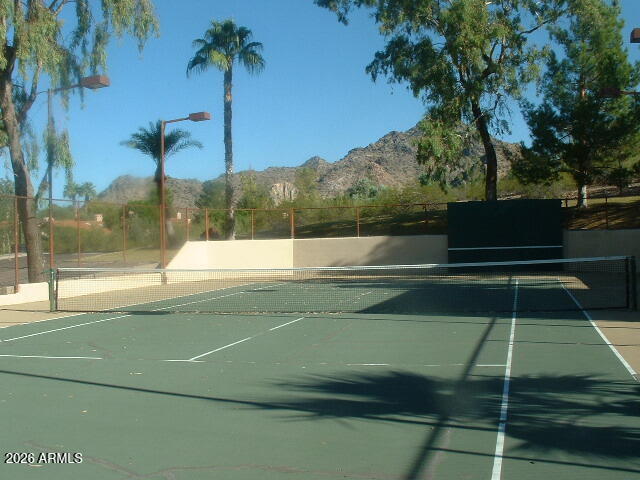 Building Photo - 2931 E Rose Ln