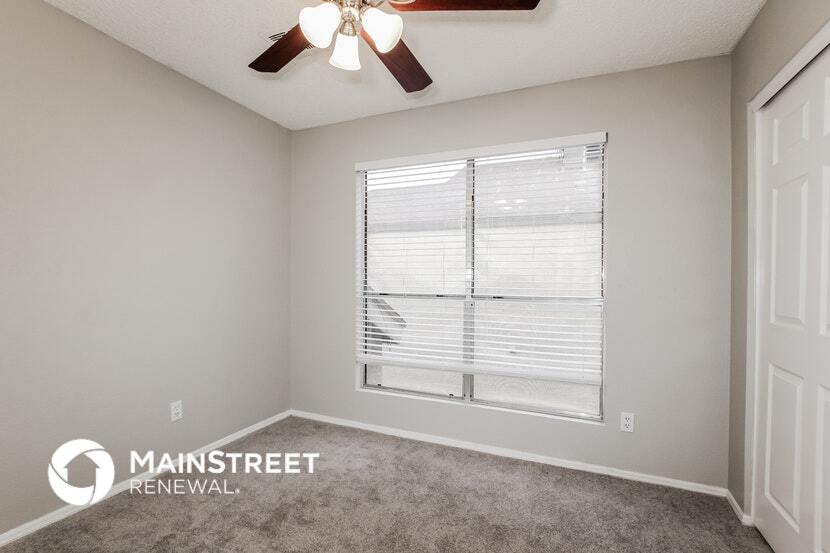 Building Photo - 526 E Utopia Rd