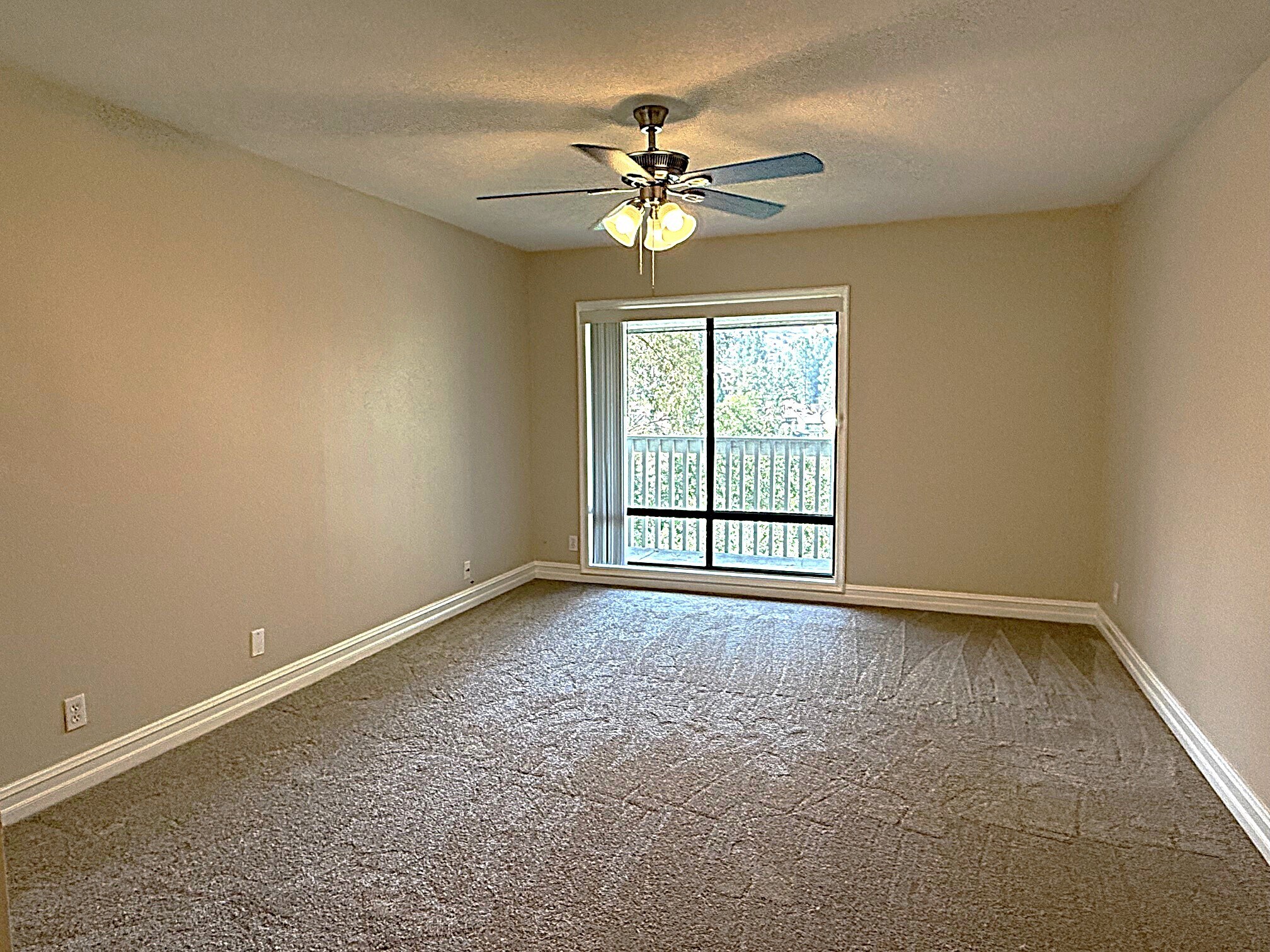 Building Photo - 545 S Ranch View Cir