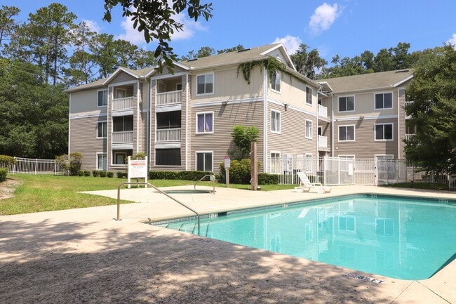 Building Photo - 4000 SW 23rd St