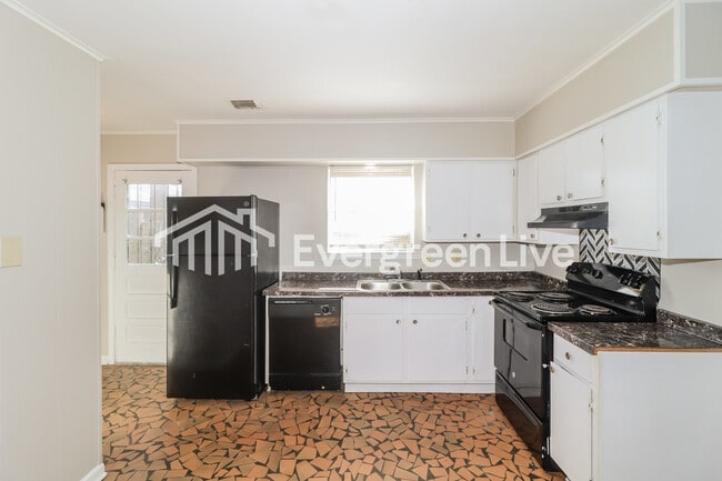 Building Photo - 3404 Renault St