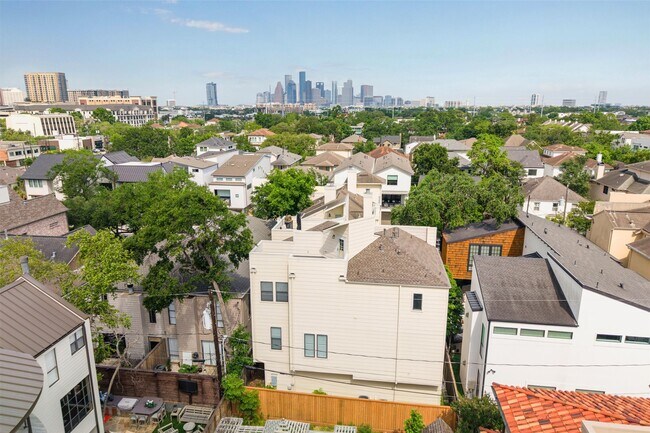 Primary Photo - 1604 Driscoll St