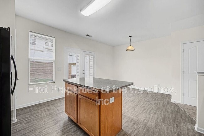 Building Photo - 7371 Laurel Valley Rd