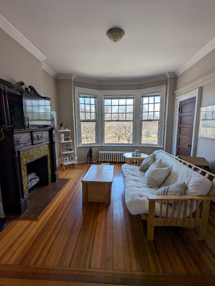 Primary Photo - 544 Madison Ave