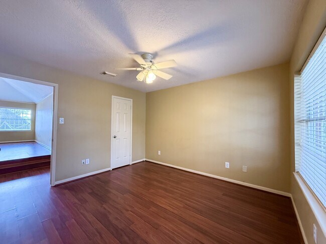Building Photo - 3411 Ashfield Dr