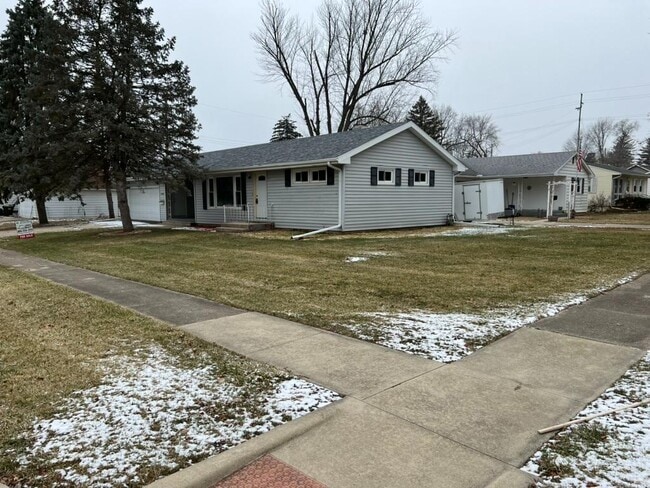 Building Photo - 908 S Bauch Ave