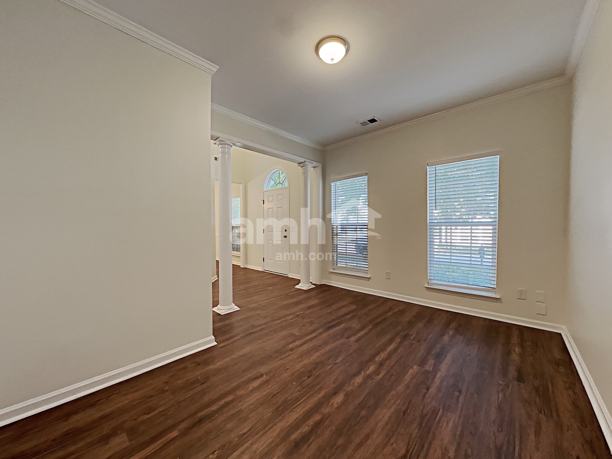 Building Photo - 10232 Meadow Crossing Ln