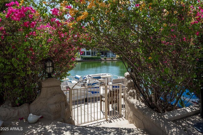 Building Photo - 1407 E Coral Cove Dr