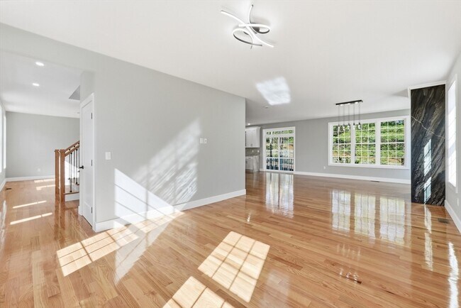 Building Photo - 6 Barrows Rd