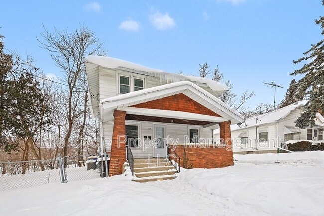 Building Photo - 507 Eastern Ave SE