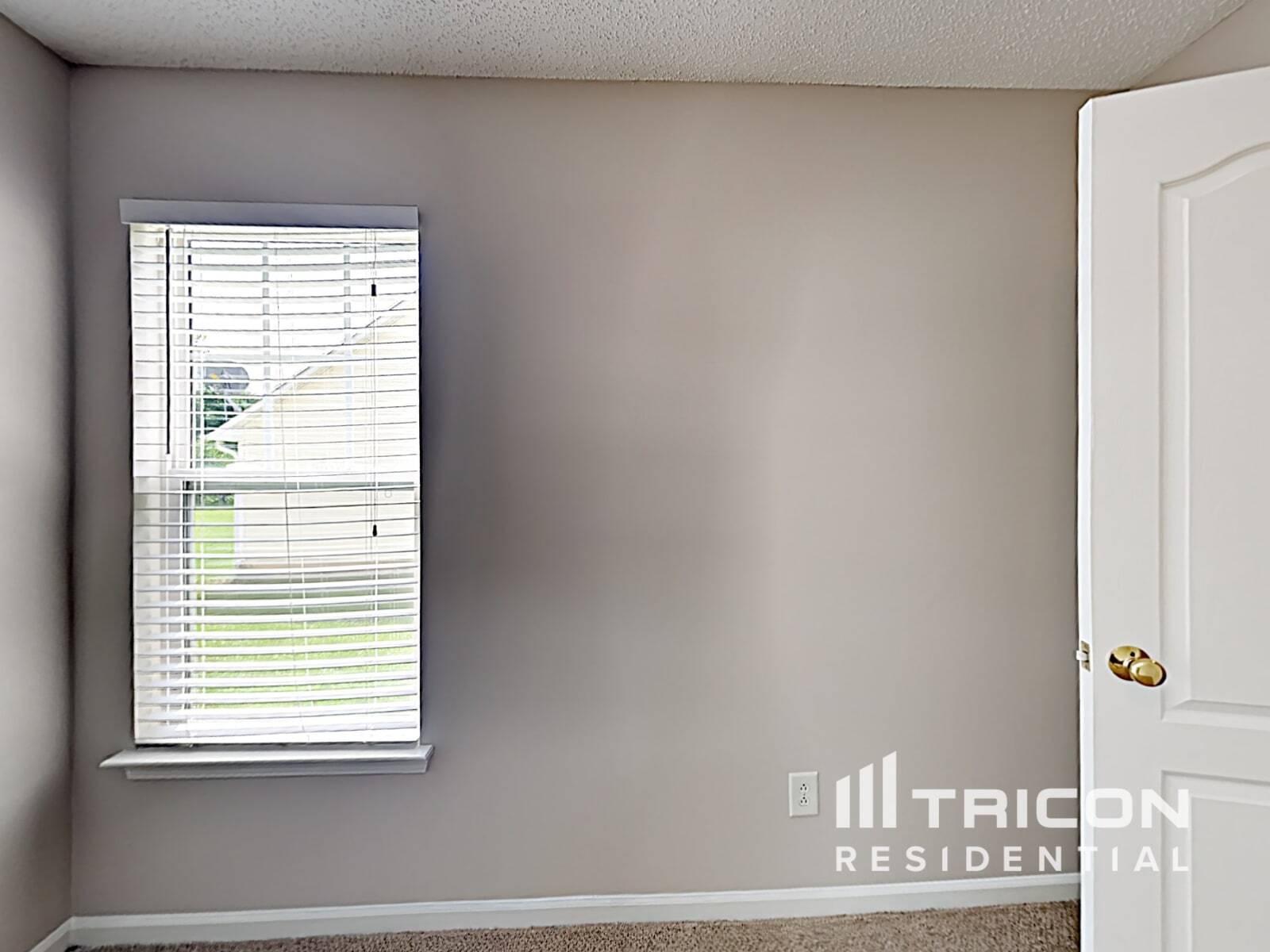 Building Photo - 2113 Sebastiani Dr