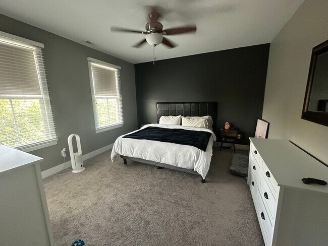 Building Photo - 2222 Shenandoah Ave