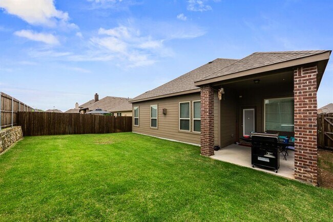Building Photo - 932 Lake Cypress Ln