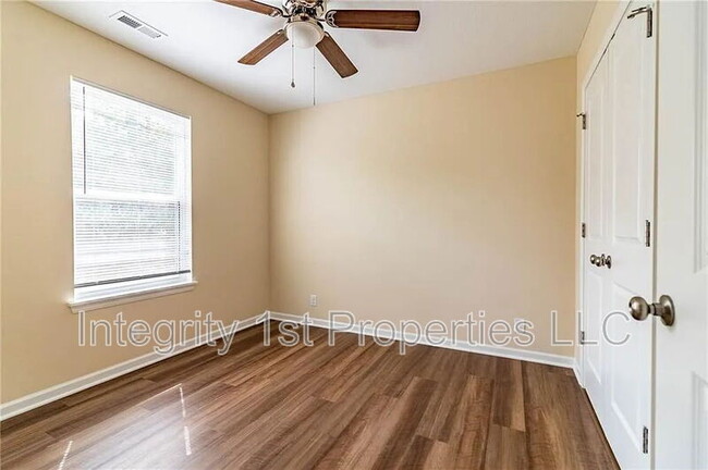 Building Photo - 1510 Coventry Ct