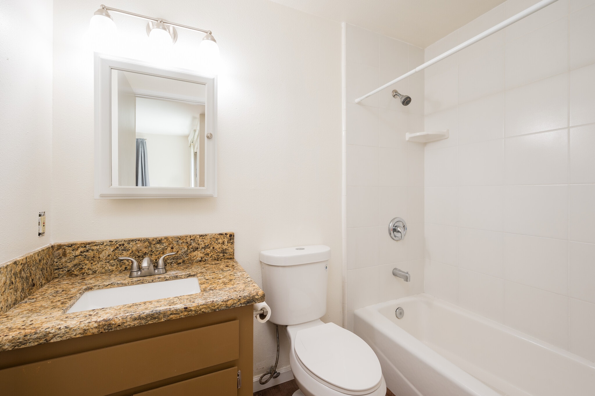 Building Photo - 1416 San Luis Dr