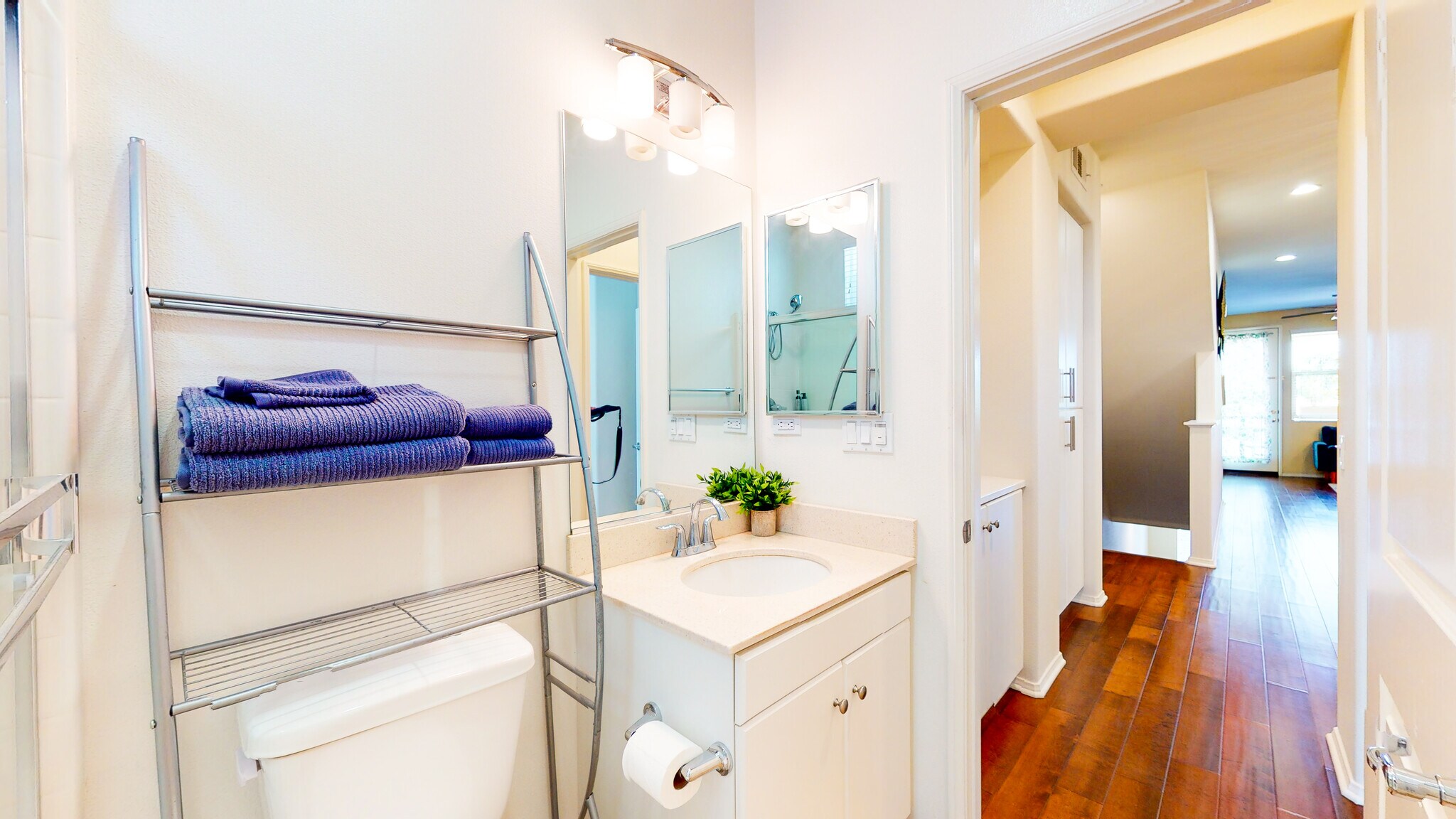 2nd bathroom - 12848 Palm St