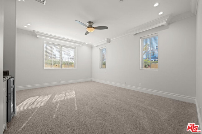 Building Photo - 816 S Catalina Ave