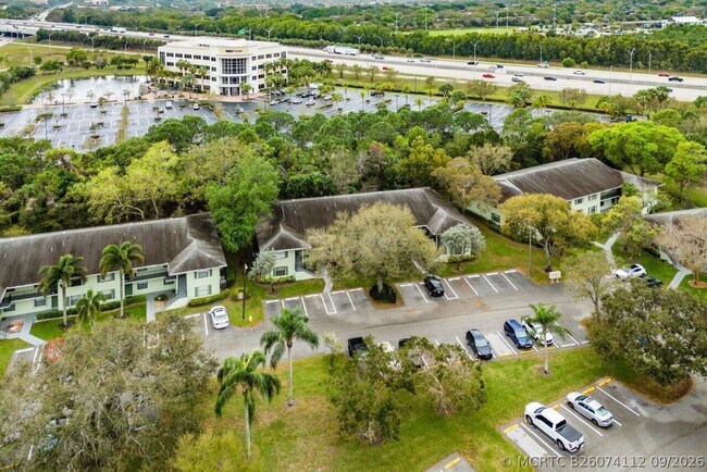 Building Photo - 2001 Sabal Ridge Ct