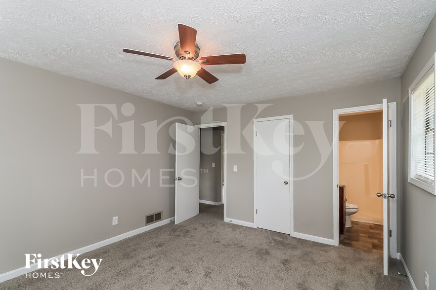 Building Photo - 3762 Cambridge Dr SW
