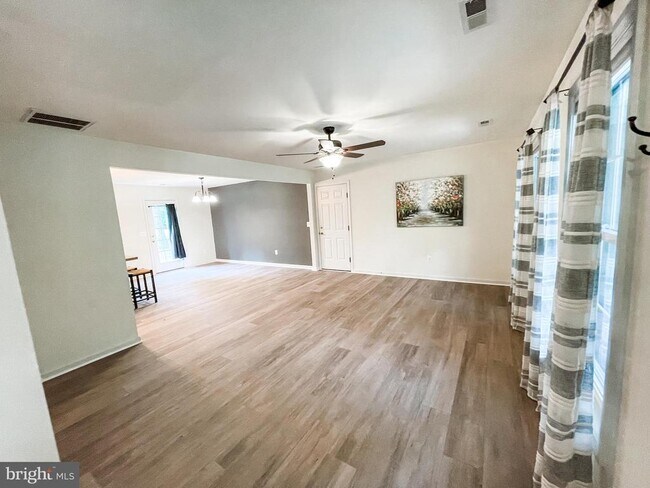 Building Photo - 18162 White Tail Way