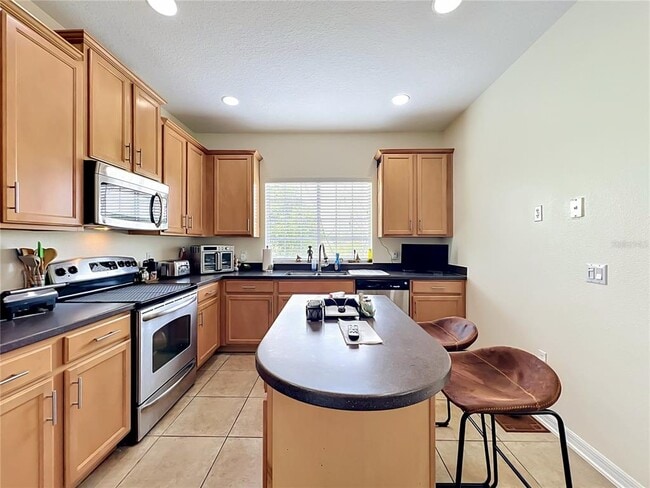 Building Photo - 2826 Oakville Pl