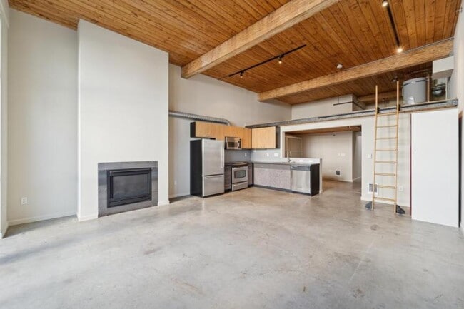 Building Photo - 0 bedroom in Seattle WA 98122