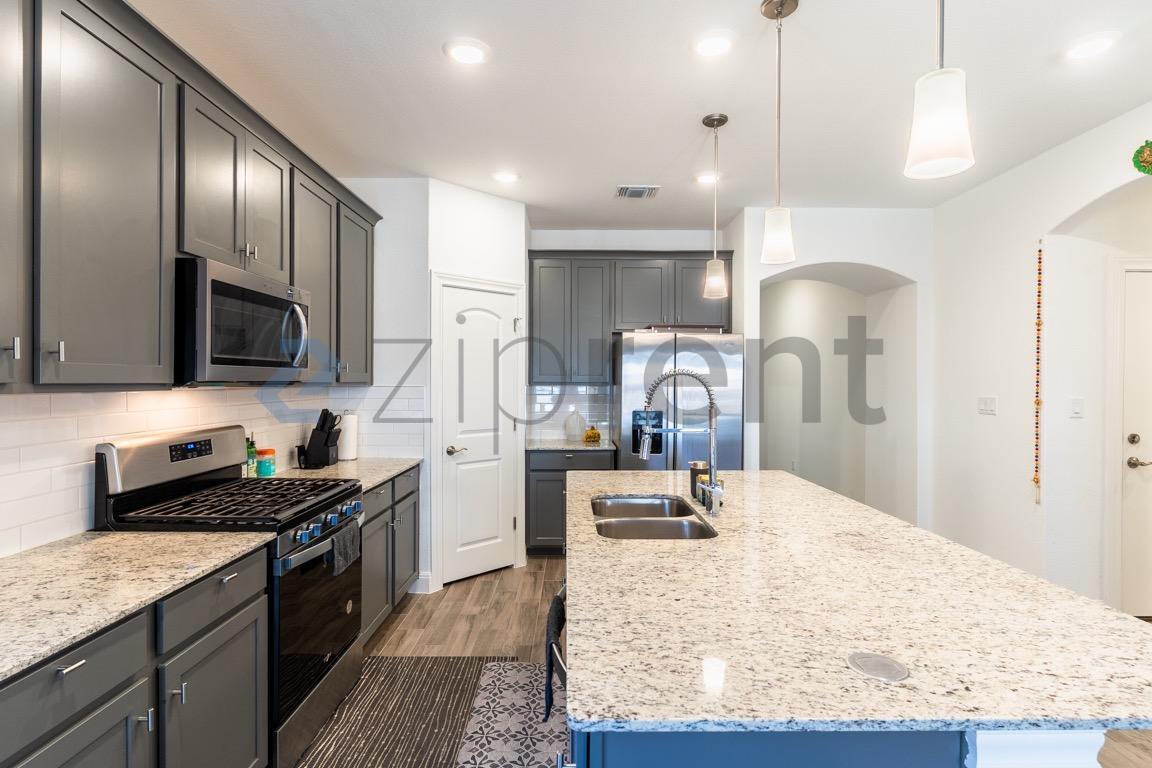 Building Photo - 113 Redonda Dr