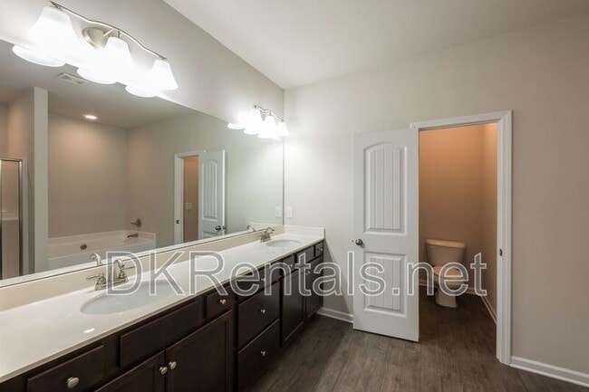 Building Photo - 2666 Pointcrest Way