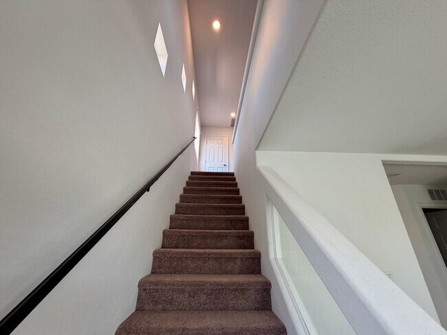 Building Photo - BEAUTIFUL 5 BED 3.5 BATH 3-STORY SINGLE FAMILY HOME WITH 2-CAR GARAGE, SUPER-SIZED LOFT & LOW-MAI...