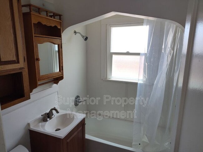 Building Photo - 2121 Park Pl