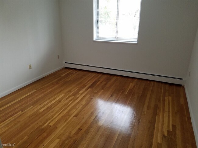 Building Photo - 1 br, 1 bath Apartment - 435 Shirley St 26