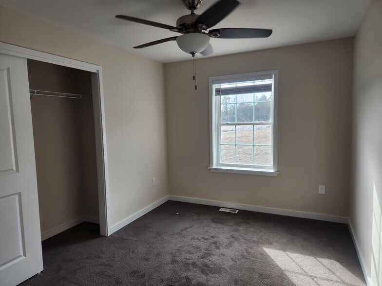 Building Photo - 30 Ivan Dr