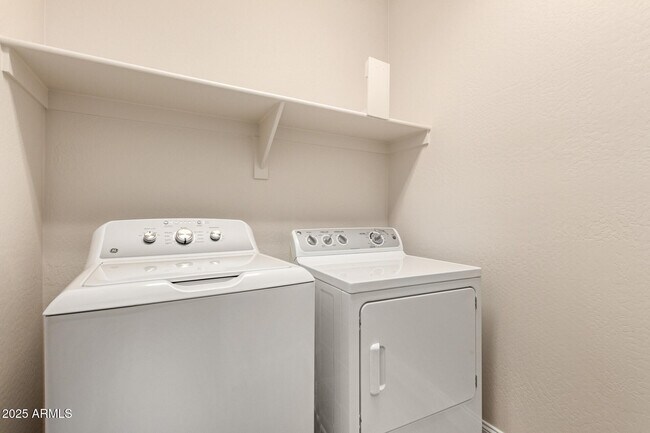 Building Photo - 1444 E Baker Dr