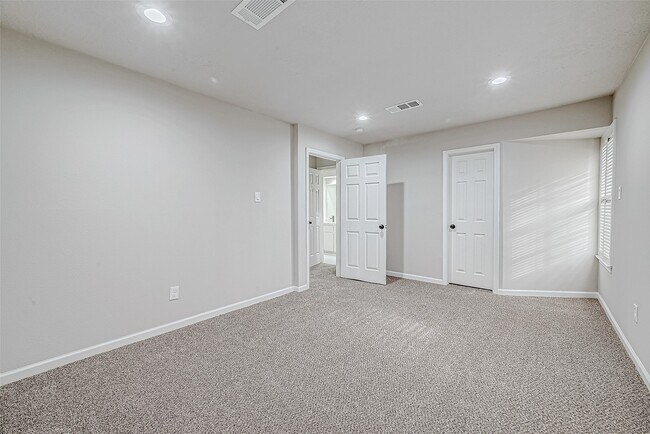 Building Photo - 3102 Glenn Lakes Ln