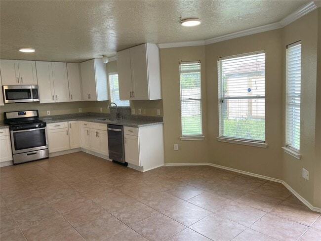 Building Photo - 16407 Split Willow Dr