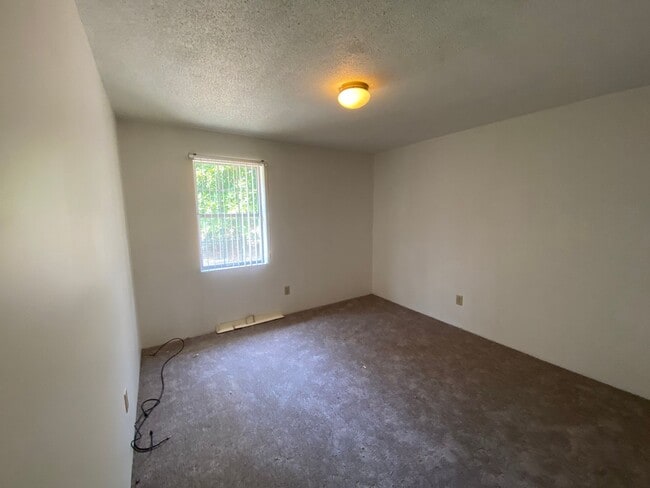 Building Photo - 21 Sugar Run Rd