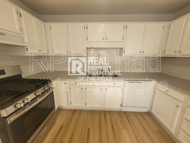 Building Photo - 1349 Brookwood Dr