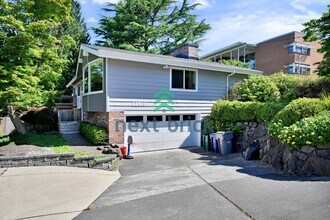 Building Photo - "Spacious 4-Bedroom Retreat with 3 Baths in the Heart of Kirkland – 2,480 Sq. Ft. of Pure Comfort!"