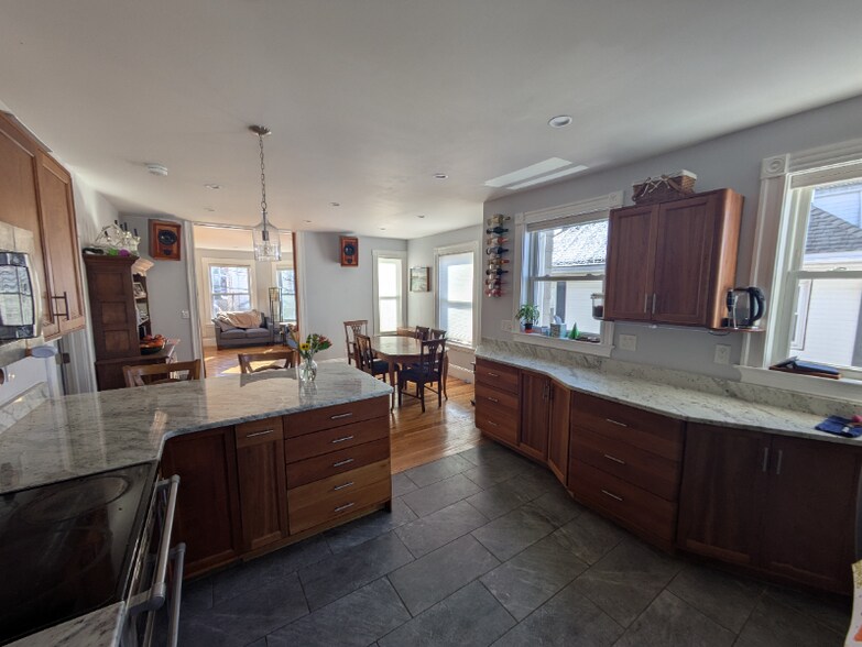 Primary Photo - 90 Glenwood Rd